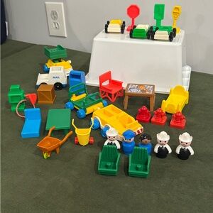 Vintage Fisher Price Little People 70s/80s Lot - 30 pieces